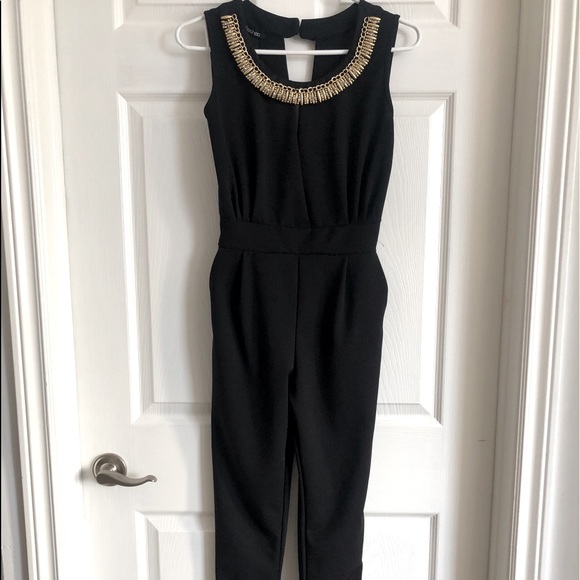 Boohoo Black Jumpsuit ✨VERY FLATTERING!!✨ - Picture 1 of 8